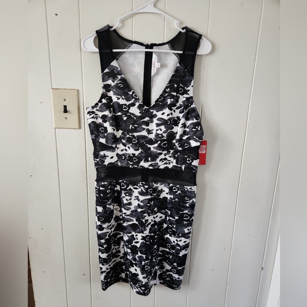 NWT Marilyn Monroe Black and White Floral Midi Dress Size L